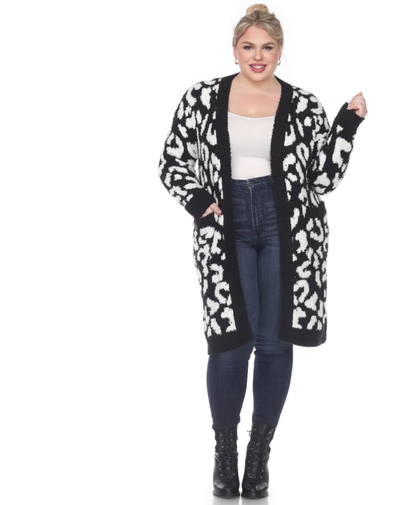Front of a model wearing a size 2X/3X Leopard Print Open Front Sherpa Coat in Black/White by White Mark. | dia_product_style_image_id:246858